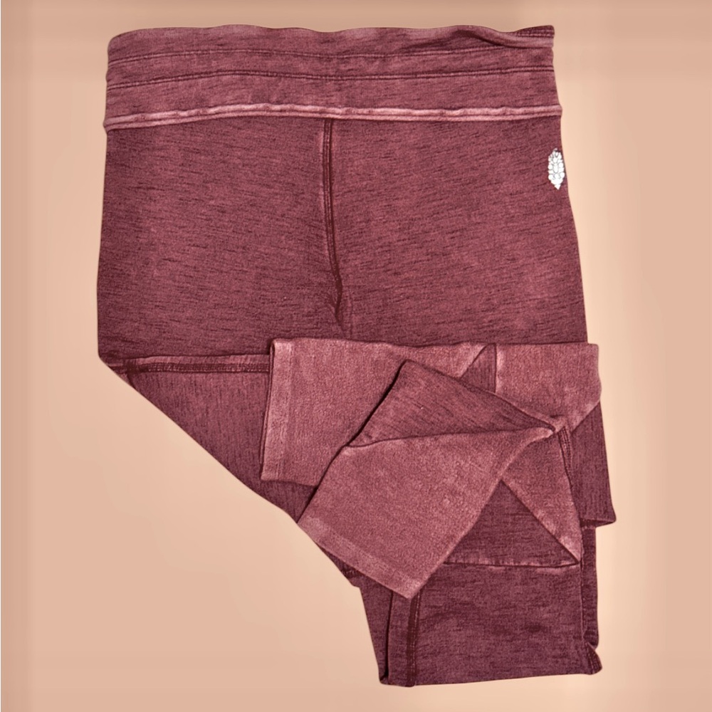 Free People
FP Movement Kyoto Utility-Pocket Leggings
Size Small
Faded Red - Picture 8 of 16